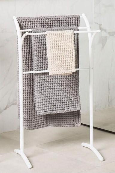 48-650  TOWEL STAND